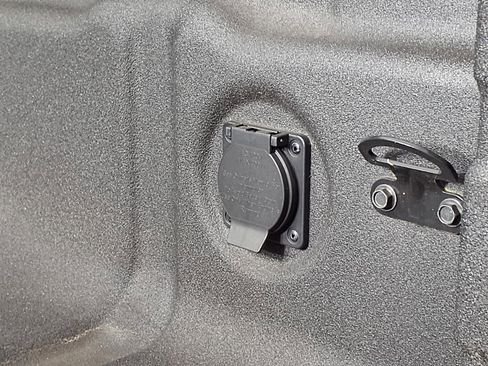 Used 2023 Nissan Frontier PRO-4X w/ Pro Convenience Package AWD/4WD image 15