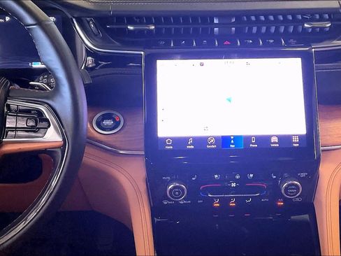 Used 2025 Jeep Grand Cherokee Summit image 6