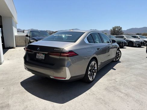 Used 2026 BMW 530i w/ Premium Package RWD image 4