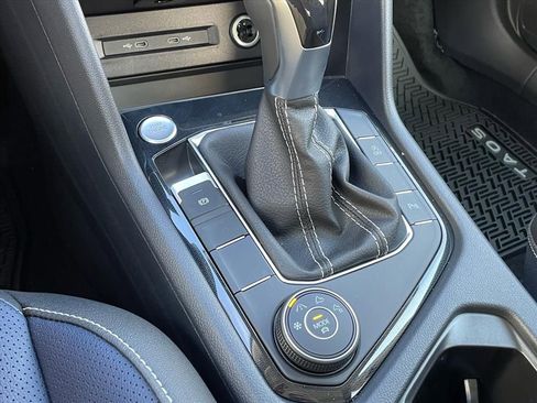 New 2026 Volkswagen Taos SEL AWD/4WD image 12
