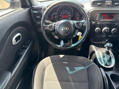 Used 2015 Kia Soul FWD image 16