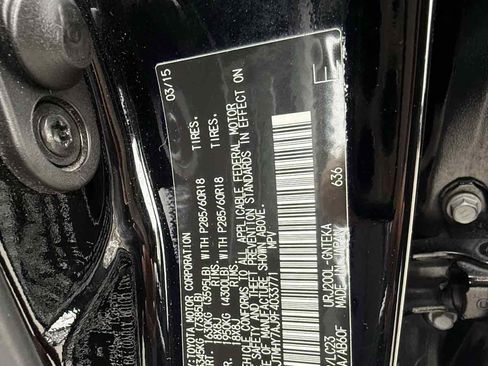 Used 2015 Toyota Land Cruiser image 31