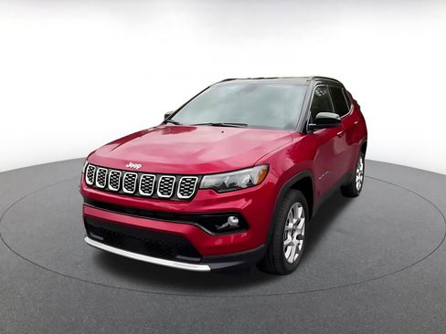 Used 2025 Jeep Compass Limited AWD/4WD image 7