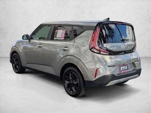 Used 2024 Kia Soul LX w/ Option Group 015 FWD image 8
