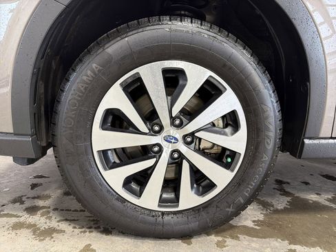 Used 2021 Subaru Outback Premium image 9