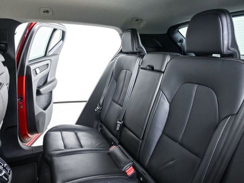 Used 2019 Volvo XC40 T5 Momentum AWD/4WD image 18