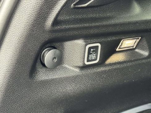 Used 2022 Jeep Grand Cherokee L Limited w/ Luxury Tech Group II image 13