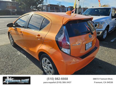 Used 2015 Toyota Prius C One image 5