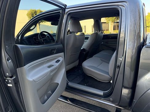 Used 2013 Toyota Tacoma PreRunner w/ TRD Sport Pkg image 23