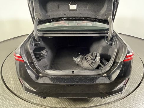 Certified 2026 BMW 550e xDrive image 15