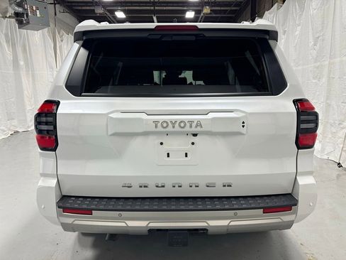 Used 2025 Toyota 4Runner Limited AWD/4WD image 6