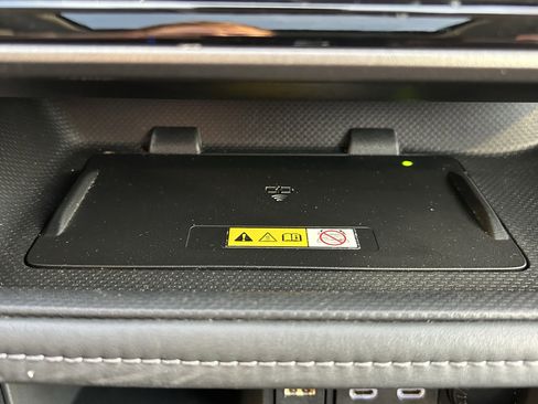 Used 2023 Toyota Highlander XLE image 33