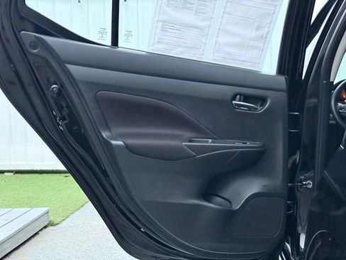 Used 2021 Nissan Versa SV image 15