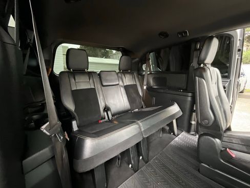 Used 2018 Dodge Grand Caravan SXT w/ Blacktop Package image 16