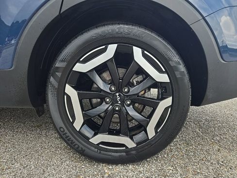 Used 2023 Kia Telluride EX w/ EX Captain's Chair Package FWD image 30