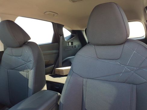 New 2026 Hyundai Tucson SE image 6