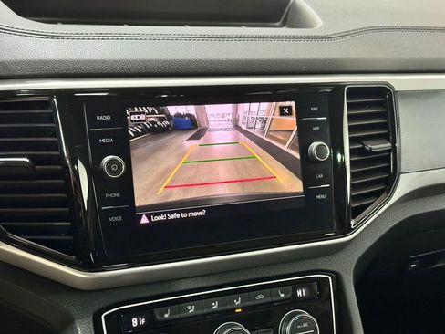 Used 2021 Volkswagen Atlas SEL R-Line image 12