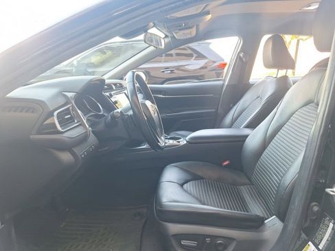 Used 2019 Toyota Camry SE image 9