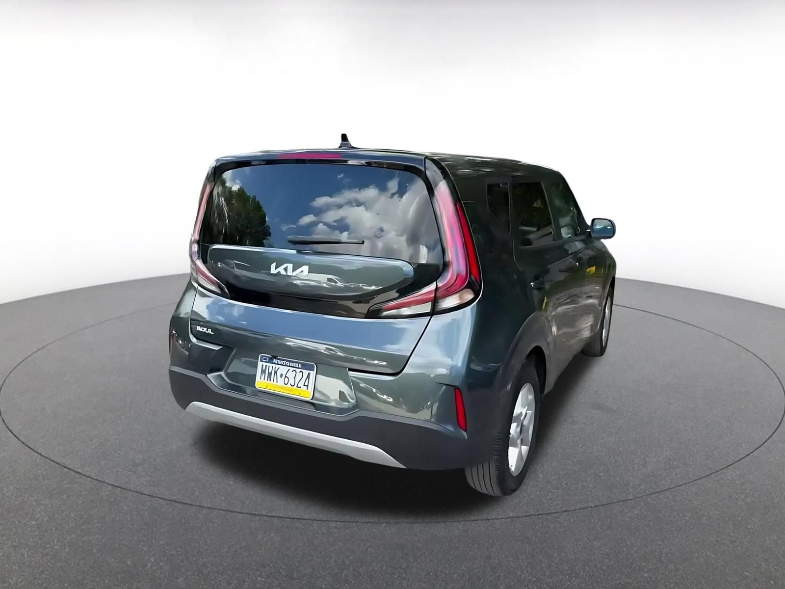 Used 2025 Kia Soul LX w/ LX Technology Package FWD image 13