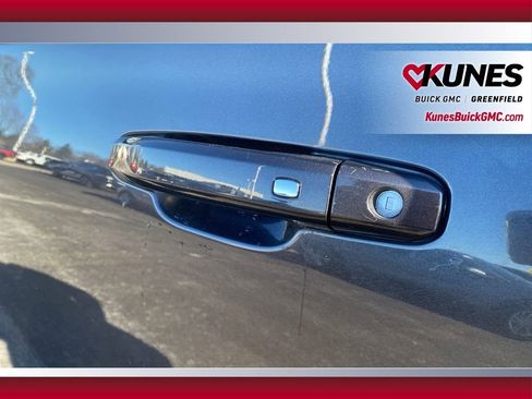 Used 2016 GMC Yukon XL SLT image 13