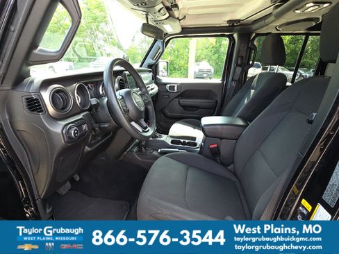 Used 2023 Jeep Gladiator Sport AWD/4WD image 17