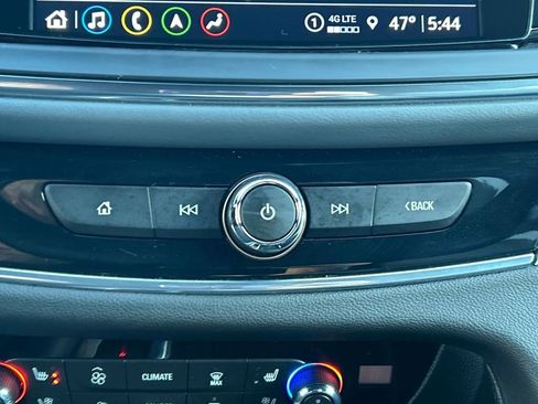 Used 2024 Buick Enclave Premium AWD/4WD image 34