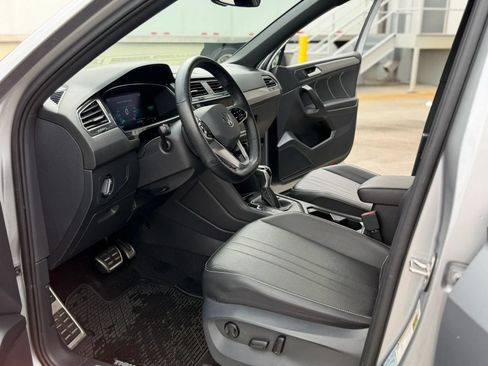 Used 2022 Volkswagen Tiguan SE R-Line FWD image 17