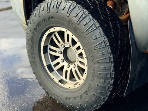 Used 2002 GMC Sierra 2500 SLE w/ SLT Marketing Option Pkg image 16