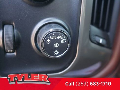 Used 2014 Chevrolet Silverado 1500 High Country image 28