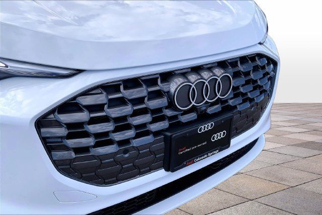 Used 2025 Audi Q5 Premium w/ Convenience Package AWD/4WD image 30