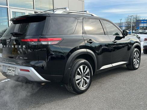 Used 2022 Nissan Pathfinder SL image 8