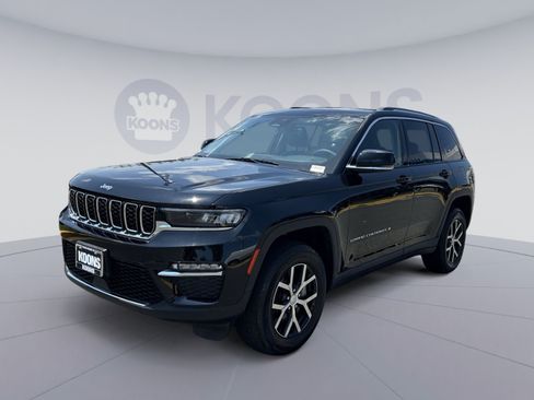 Used 2023 Jeep Grand Cherokee Limited AWD/4WD image 1