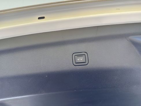 Used 2021 Chevrolet Suburban High Country image 24