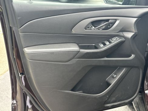 Used 2023 Chevrolet Traverse LT FWD image 20