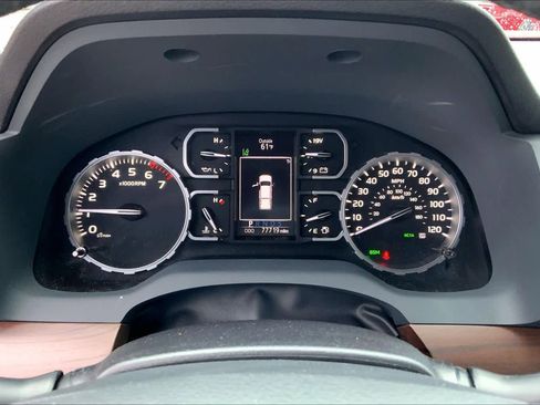 Used 2019 Toyota Tundra Limited w/ Limited Premium Package image 24