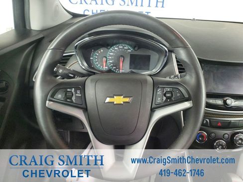 Used 2021 Chevrolet Trax LT w/ Driver Confidence Package FWD image 17