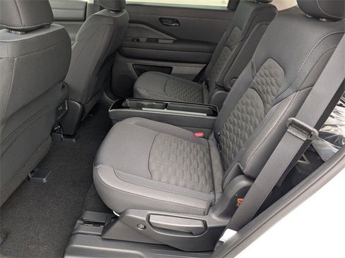 New 2025 Nissan Pathfinder SV w/ SV Premium Package image 29