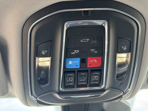 Used 2021 Jeep Grand Cherokee L Limited AWD/4WD image 51