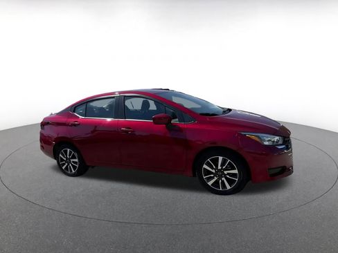 Used 2025 Nissan Versa SV image 2