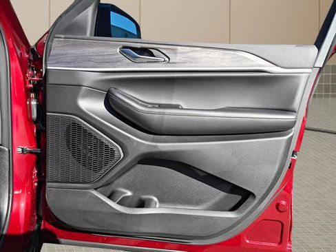 New 2025 Jeep Grand Cherokee L Limited w/ Luxury Tech Group II image 33