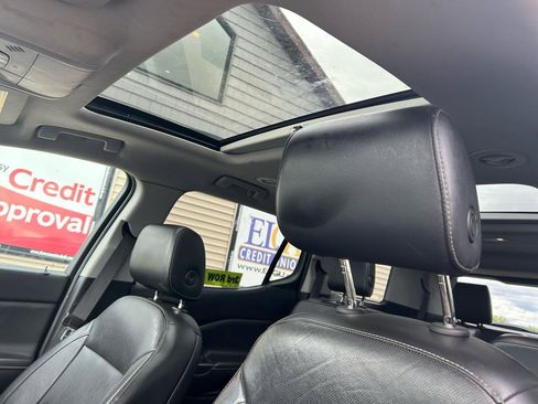 Used 2018 GMC Acadia SLT w/ LPO, Floor Liner Package FWD image 19