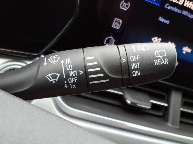 Used 2025 Chevrolet Trax LT w/ Driver Confidence Package FWD image 18