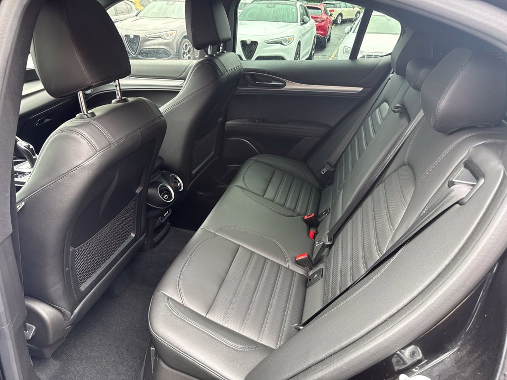 Used 2023 Alfa Romeo Stelvio Veloce AWD/4WD image 50