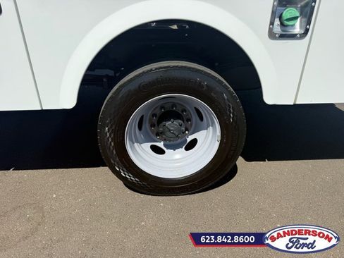 Used 2024 Ford F550 2WD SuperCab Super Duty image 28