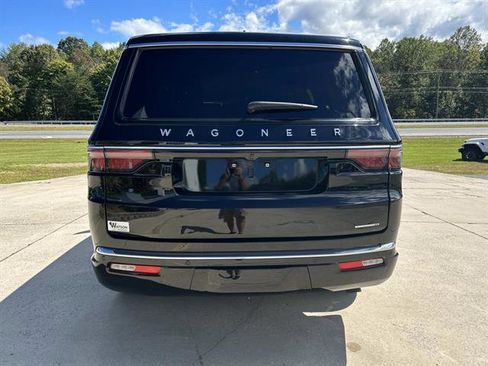 Used 2024 Jeep Wagoneer Series II w/ Flexible Seating Group image 5