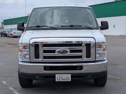 Used 2014 Ford E-250 and Econoline 250 w/ Power Group RWD image 3
