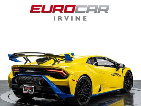 Used 2022 Lamborghini Huracan STO RWD image 5