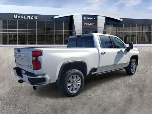 Used 2024 Chevrolet Silverado 2500 High Country w/ Technology Package image 4