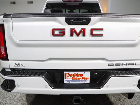 Used 2022 GMC Sierra 2500 Denali AWD/4WD image 8