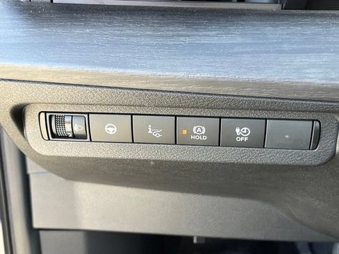 Used 2024 Nissan Ariya AWD image 24
